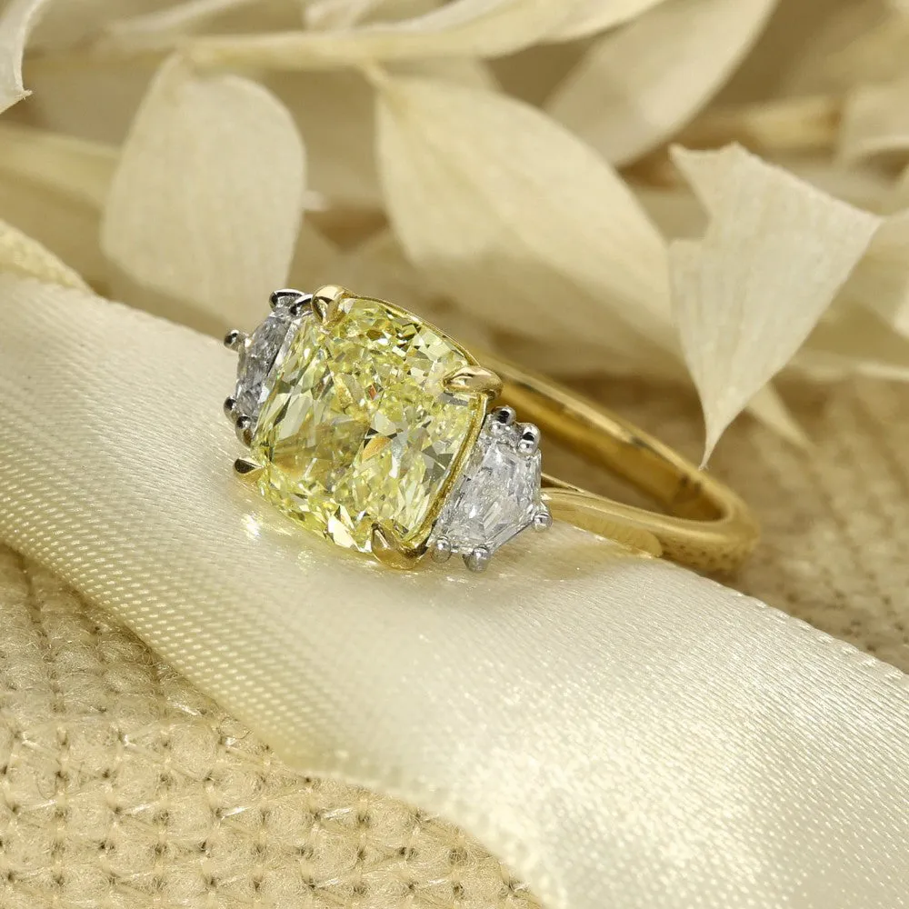 18ct Yellow Gold Laboratory-Grown 2.78ct Yellow Cushion Cut Diamond Trilogy Ring