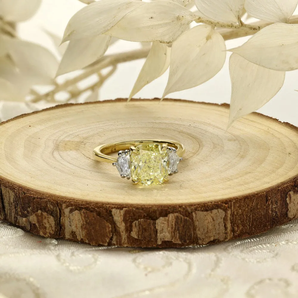 18ct Yellow Gold Laboratory-Grown 2.78ct Yellow Cushion Cut Diamond Trilogy Ring