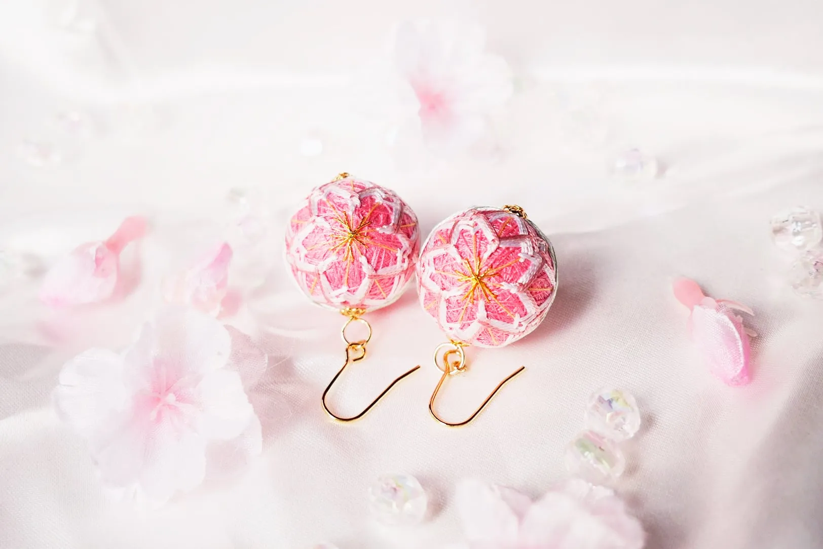 HAReTEMRI FACTORY | Temari Earrings | Pink